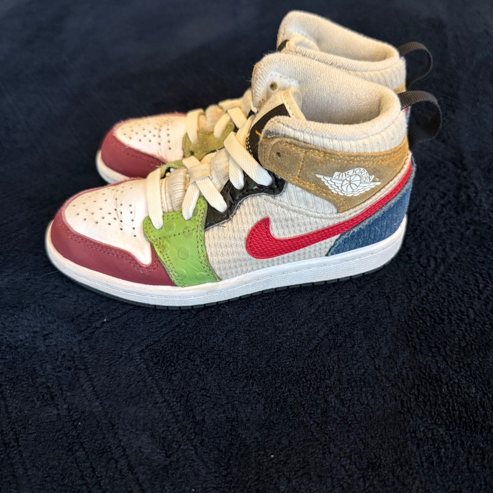 Nike Air Jordan 1 Mid SE messy Room Kids Shoes‎ 11C DR6958-100 Multi-Color